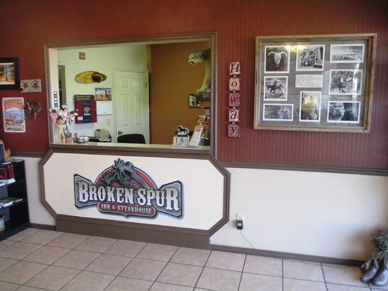 Broken Spur Inn & Steakhouse Torrey Exterior photo